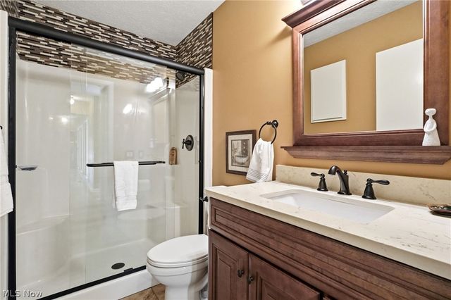21300 Oak Bark Trail 9, Strongsville, OH 44149