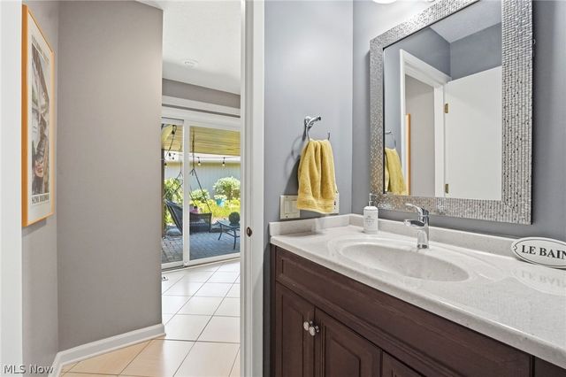 21300 Oak Bark Trail 9, Strongsville, OH 44149