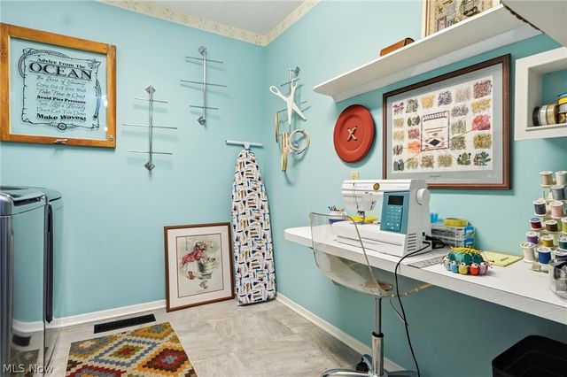 21300 Oak Bark Trail 9, Strongsville, OH 44149