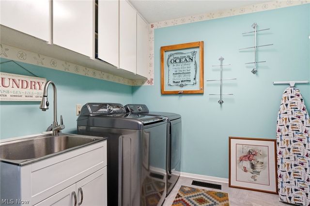 21300 Oak Bark Trail 9, Strongsville, OH 44149