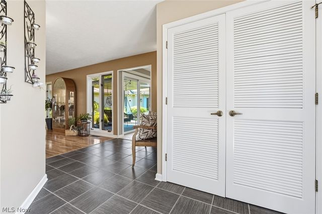 21300 Oak Bark Trail 9, Strongsville, OH 44149