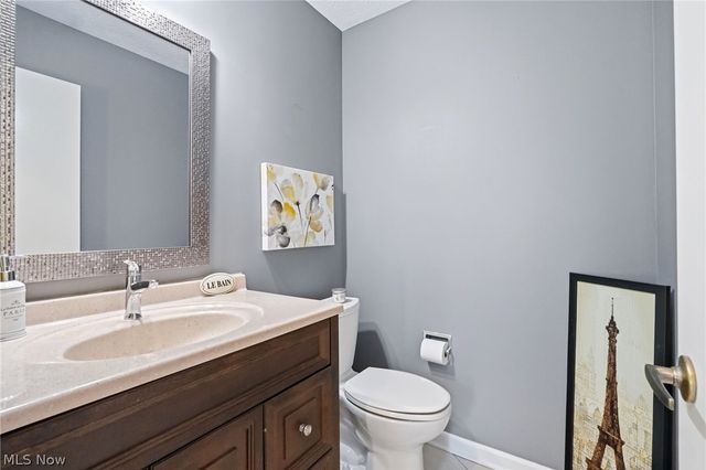 21300 Oak Bark Trail 9, Strongsville, OH 44149
