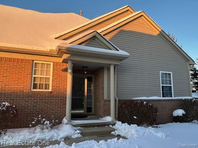 9062 Rhyan Road, White Lake, MI 48386