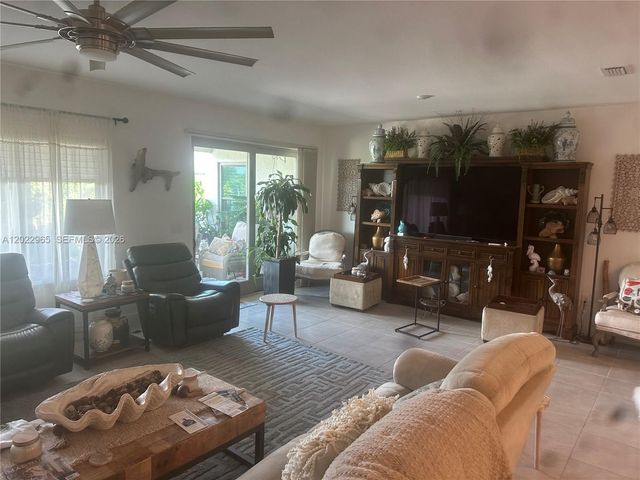 225 SW 31st Place, Cape Coral, FL 33991