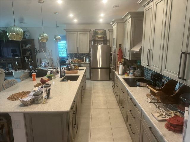 225 SW 31st Place, Cape Coral, FL 33991