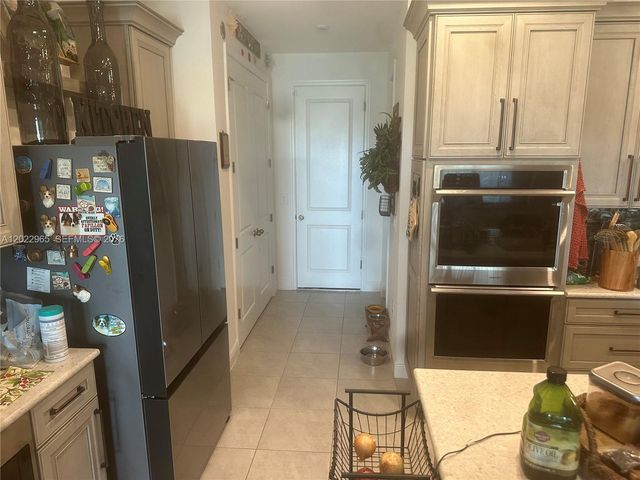 225 SW 31st Place, Cape Coral, FL 33991