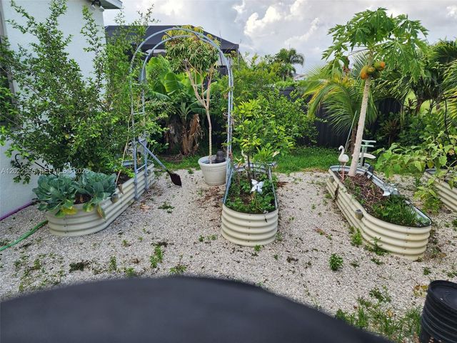 225 SW 31st Place, Cape Coral, FL 33991