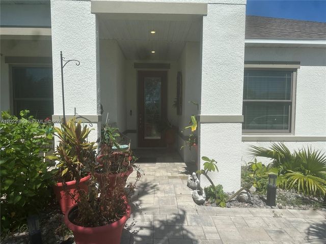 225 SW 31st Place, Cape Coral, FL 33991