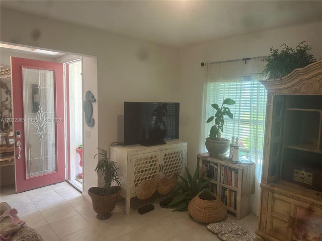 225 SW 31st Place, Cape Coral, FL 33991