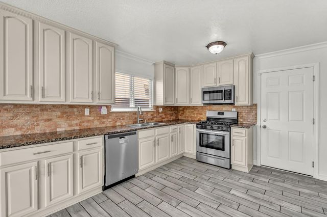 4222 Galbrath Dr, North Highlands, CA 95660