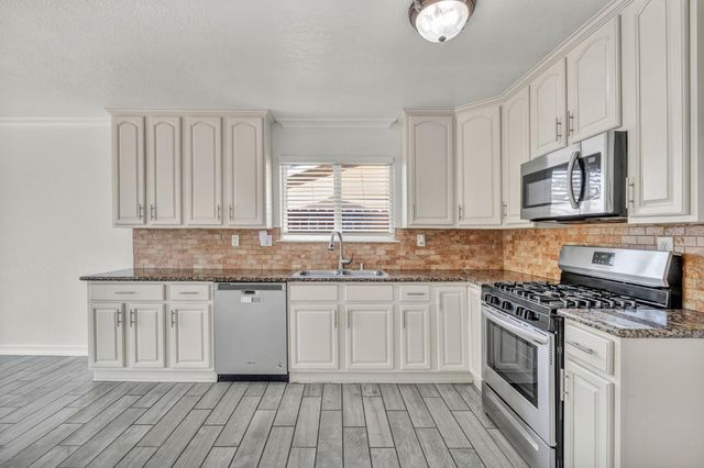 4222 Galbrath Dr, North Highlands, CA 95660