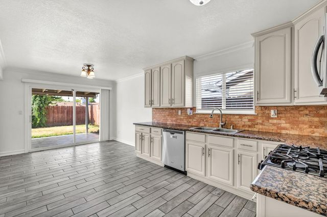 4222 Galbrath Dr, North Highlands, CA 95660