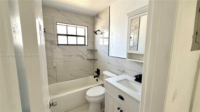 2371 NW 61st St A, Miami, FL 33142