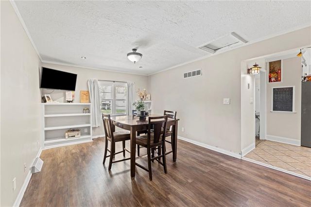 215 E 96th Street, Kansas City, MO 64114