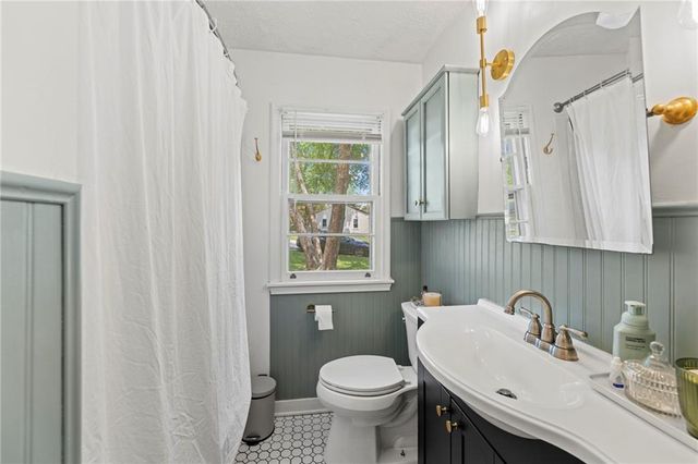215 E 96th Street, Kansas City, MO 64114
