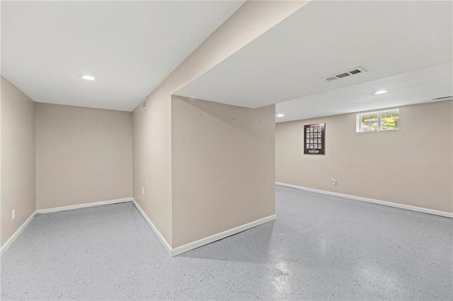 215 E 96th Street, Kansas City, MO 64114