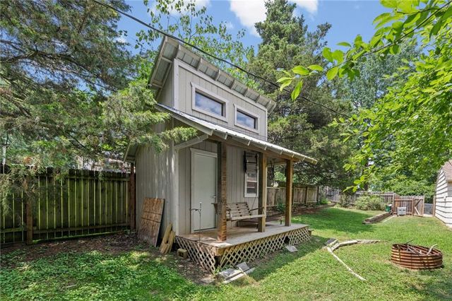 215 E 96th Street, Kansas City, MO 64114