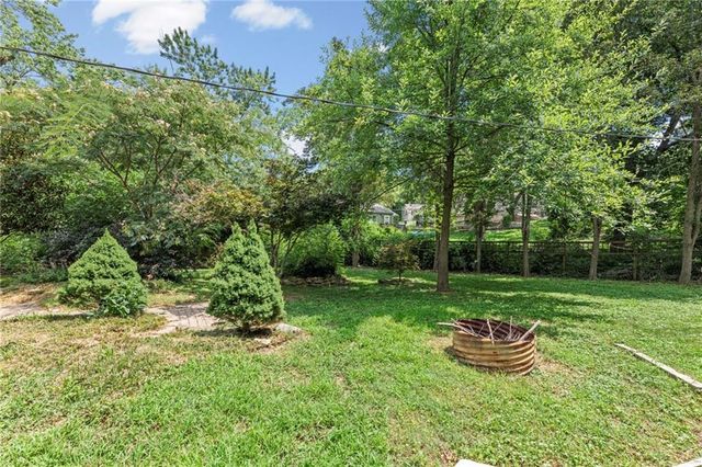 215 E 96th Street, Kansas City, MO 64114