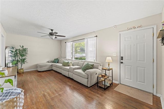 215 E 96th Street, Kansas City, MO 64114