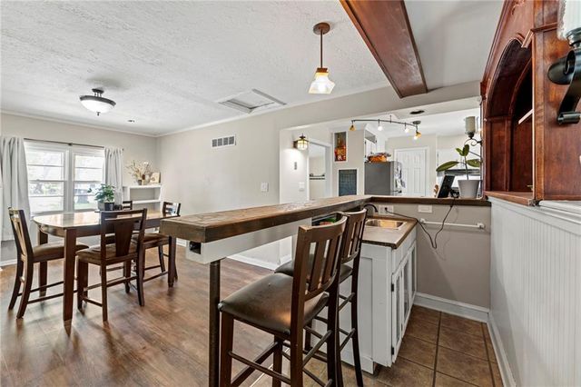 215 E 96th Street, Kansas City, MO 64114