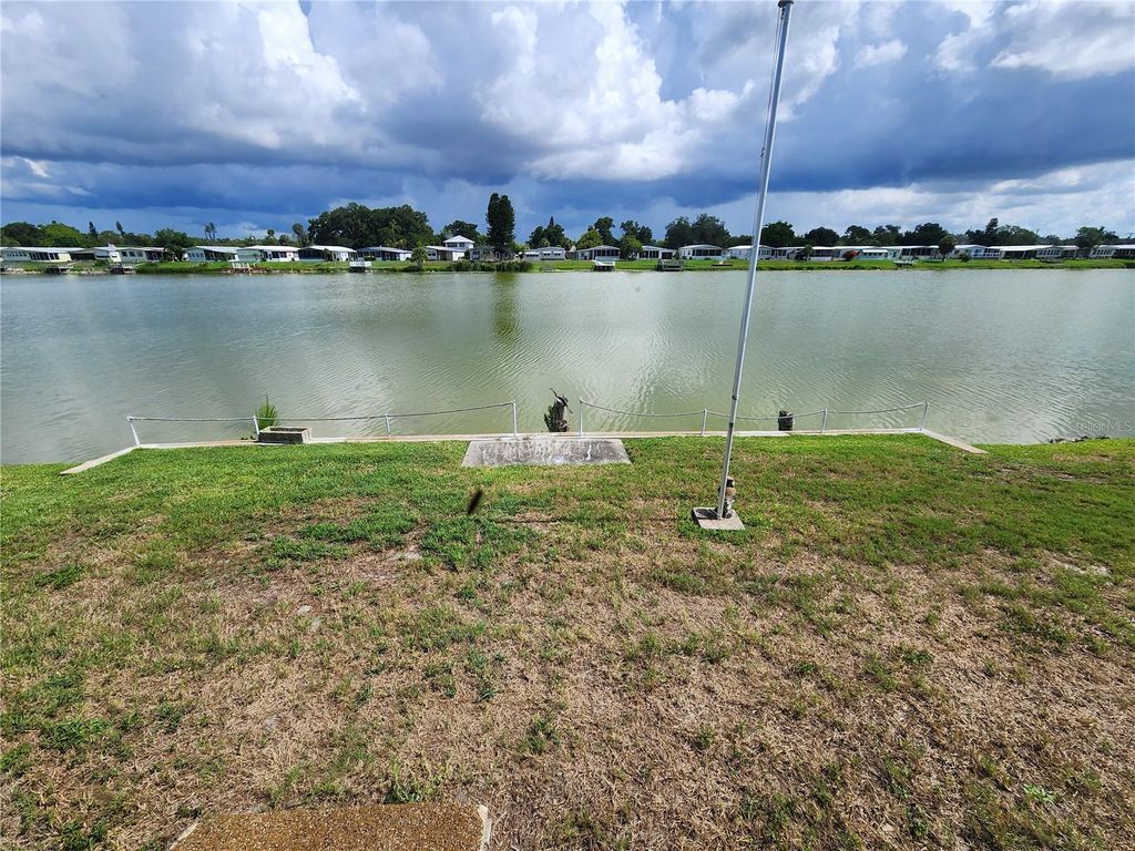 Image 18 of property listing at 808 53RD AVENUE E 169, Bradenton, FL 34203