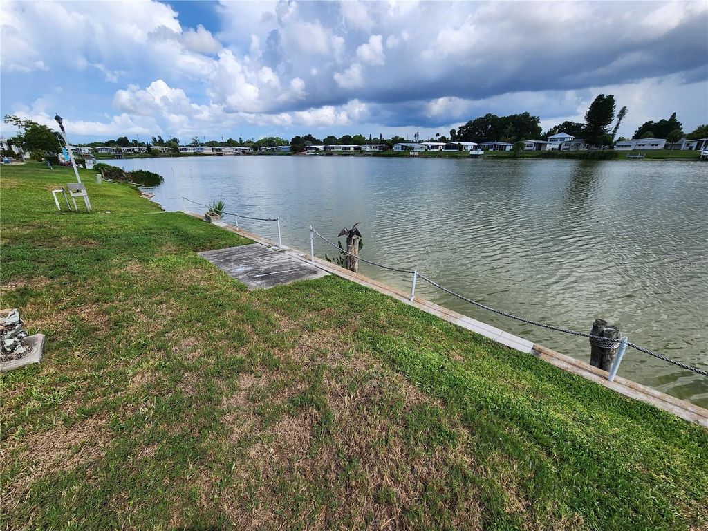 Image 40 of property listing at 808 53RD AVENUE E 169, Bradenton, FL 34203