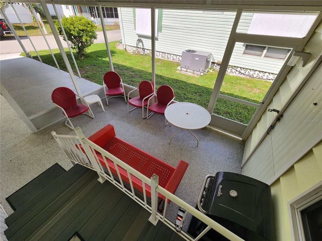 Image 5 of property listing at 808 53RD AVENUE E 169, Bradenton, FL 34203