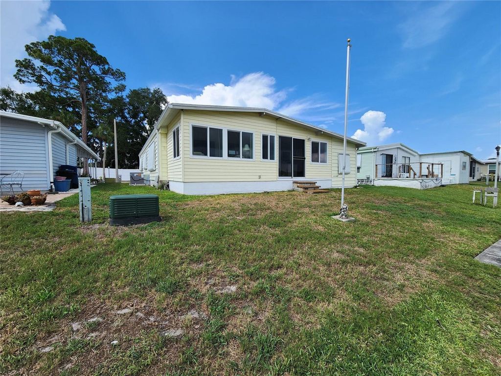 Image 41 of property listing at 808 53RD AVENUE E 169, Bradenton, FL 34203