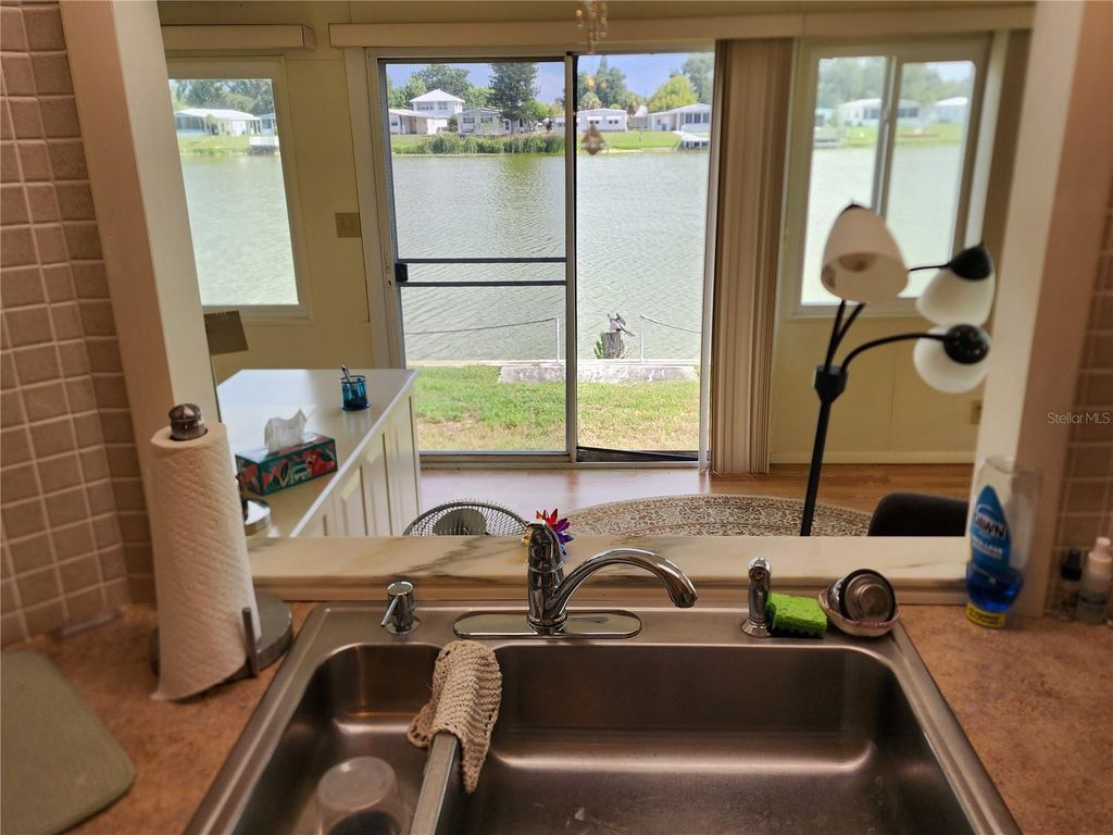 Image 6 of property listing at 808 53RD AVENUE E 169, Bradenton, FL 34203