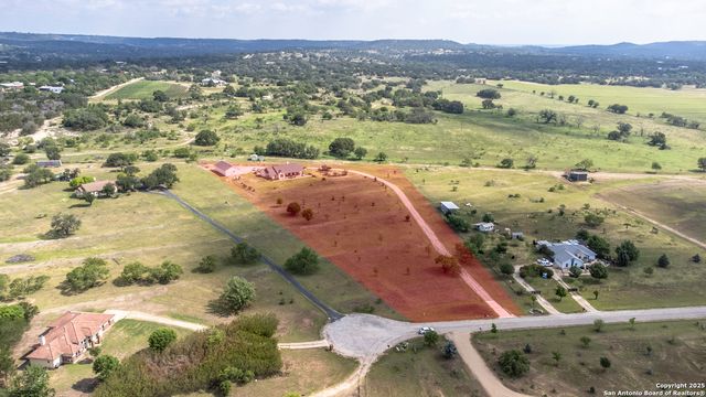 187 tracks, Center Point, TX 78010