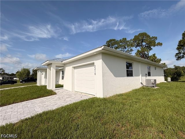 2212 Armour RD, Lehigh Acres, FL 33973
