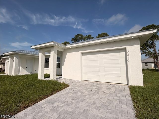 2212 Armour RD, Lehigh Acres, FL 33973