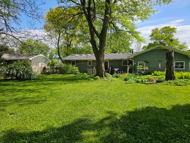813 Considine Road, Geneva, IL 60134