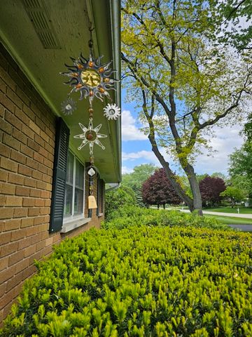 813 Considine Road, Geneva, IL 60134