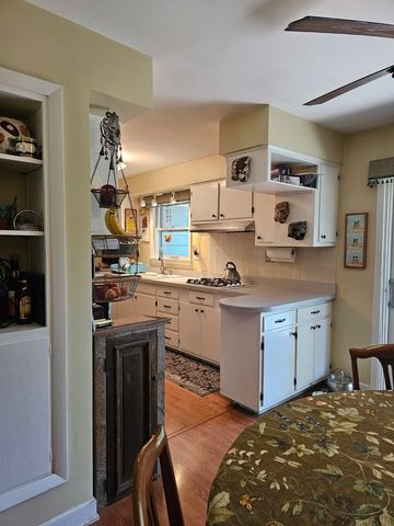 813 Considine Road, Geneva, IL 60134