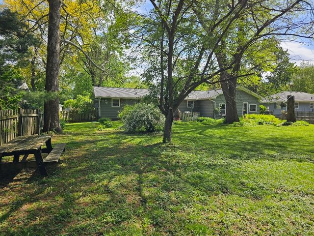 813 Considine Road, Geneva, IL 60134