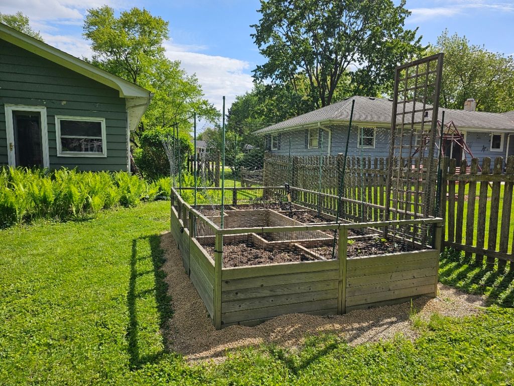 Image 53 of property listing at 813 Considine Road, Geneva, IL 60134