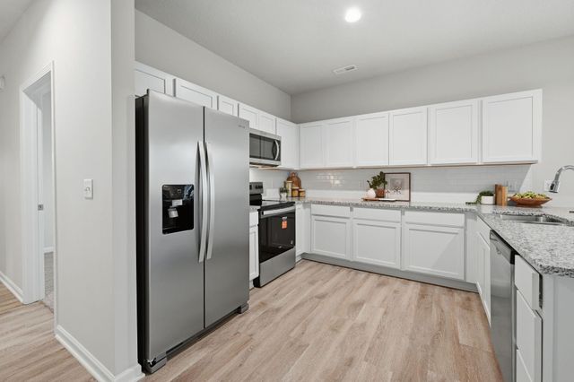 2717 S Cypress St, Wichita, KS 67210