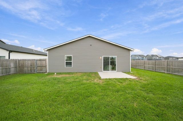 2717 S Cypress St, Wichita, KS 67210
