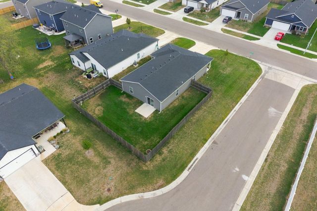 2717 S Cypress St, Wichita, KS 67210