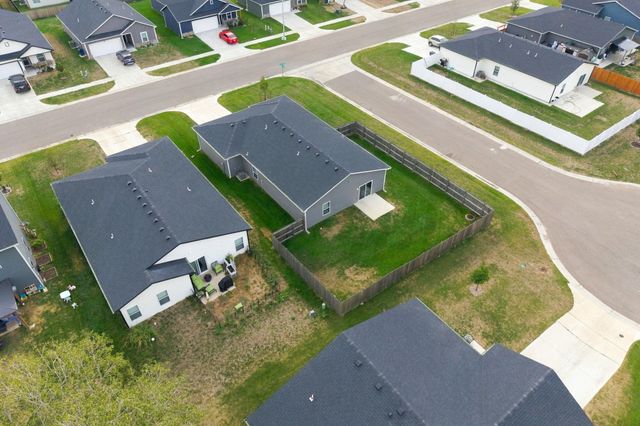2717 S Cypress St, Wichita, KS 67210