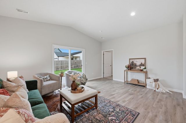 2717 S Cypress St, Wichita, KS 67210
