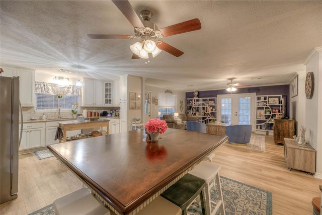 445 Loop Drive, Livingston, TX 77351