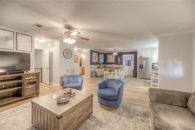 445 Loop Drive, Livingston, TX 77351