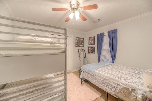 445 Loop Drive, Livingston, TX 77351