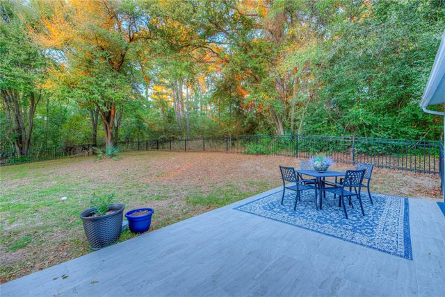 445 Loop Drive, Livingston, TX 77351