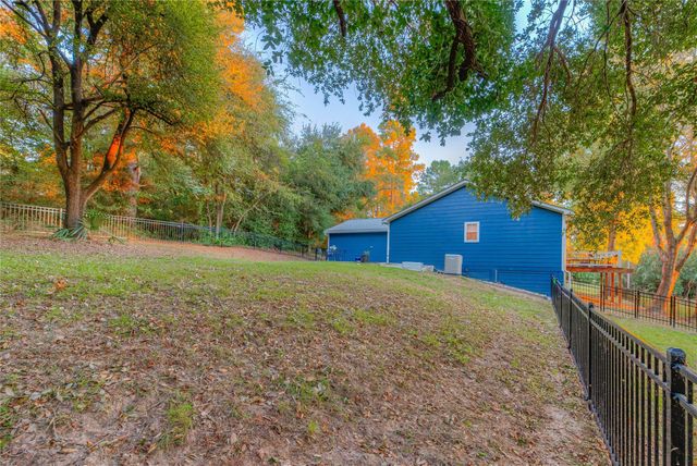 445 Loop Drive, Livingston, TX 77351