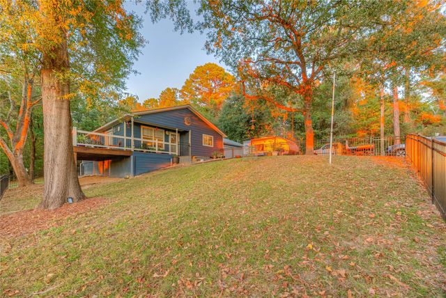 445 Loop Drive, Livingston, TX 77351