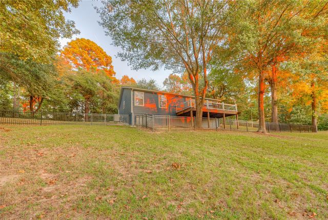 445 Loop Drive, Livingston, TX 77351