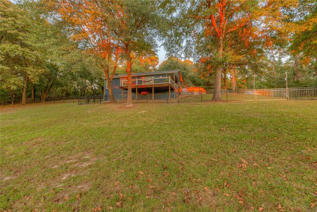 445 Loop Drive, Livingston, TX 77351
